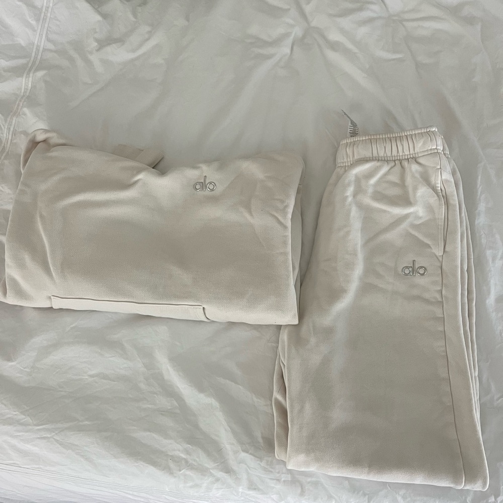 Alo Yoga Accolate Sweat set